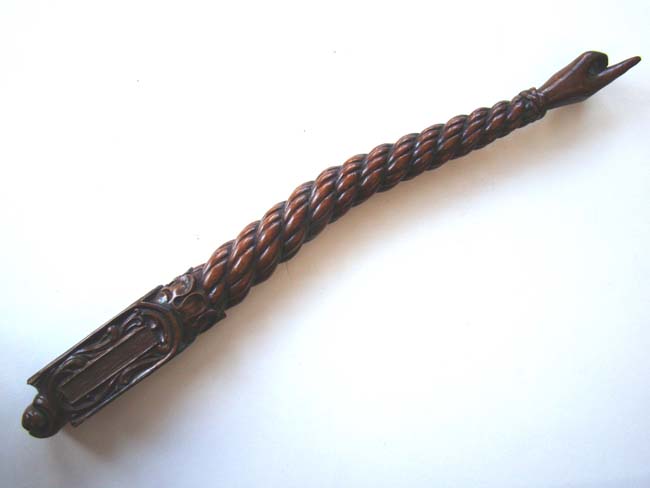 A fine 19th century carved tiller handle with pointed finger terminus — image 6